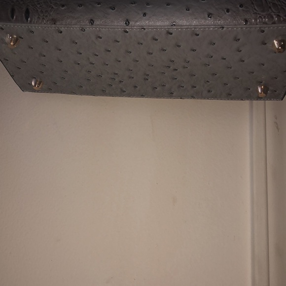 Elegant Gray Crocodile-Embossed Handbag(Ashley Hordge) - Picture 8 of 17